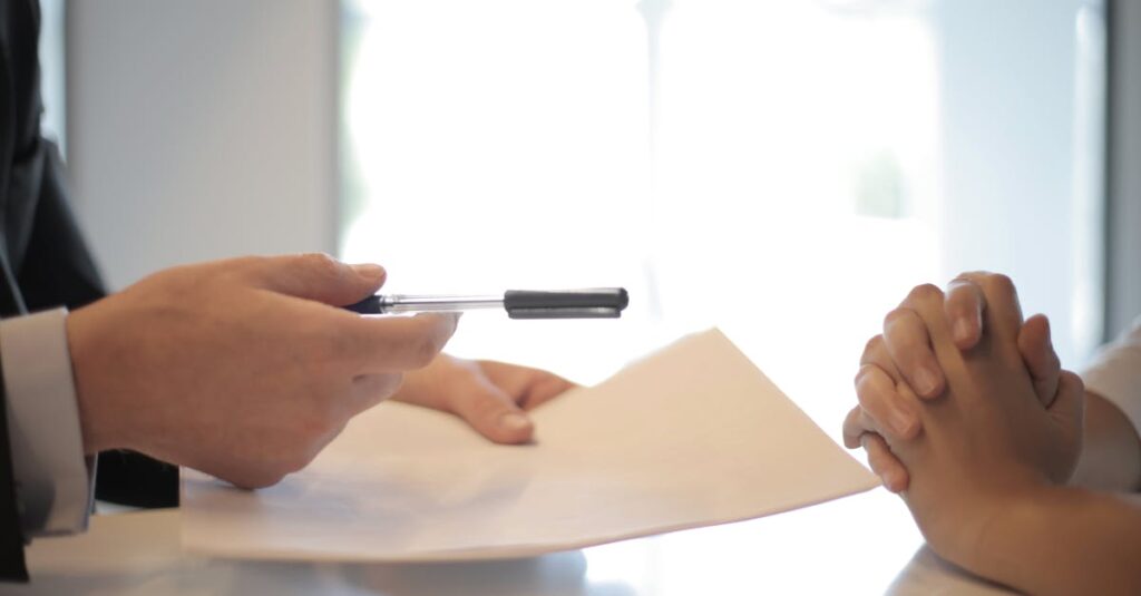 découvrez l'importance de la confiance dans les relations personnelles et professionnelles. apprenez comment établir, maintenir et renforcer la confiance pour favoriser des interactions positives et durables.