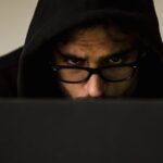 Comment savoir si votre Mac a été piraté à distance : êtes-vous en sécurité sur votre ordinateur Apple ? découvrez le monde fascinant du hacking : techniques, outils et tendances. apprenez à sécuriser vos données et à comprendre les enjeux de la cybersécurité.