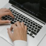 Pourquoi mon port USB sur Mac ne fonctionne-t-il pas et comment le dépanner efficacement ? découvrez nos conseils et astuces pour résoudre les problèmes courants liés aux périphériques usb. apprenez à diagnostiquer et à corriger les erreurs de connexion, de reconnaissance et de fonctionnement de vos appareils usb en toute simplicité.