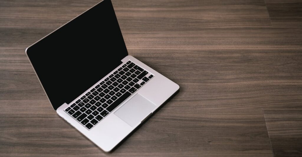 découvrez la puissance et l'élégance des macbook, des ordinateurs portables haut de gamme d'apple, alliant performance exceptionnelle, design raffiné et autonomie prolongée. idéal pour les professionnels et les créatifs.