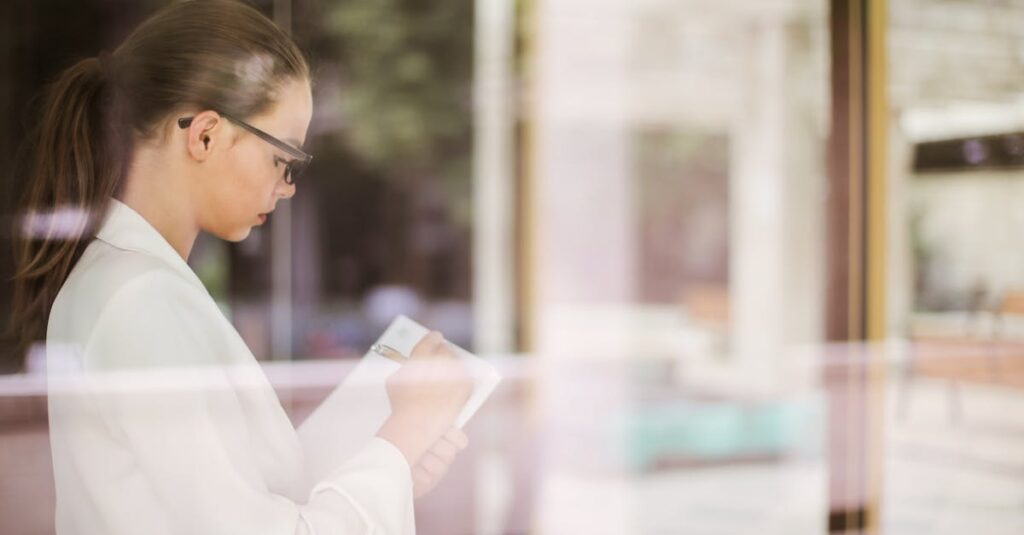 découvrez des solutions efficaces de gestion des fenêtres pour améliorer votre productivité et optimiser votre expérience utilisateur. apprenez à organiser vos espaces de travail virtuels avec des conseils pratiques et des outils performants.