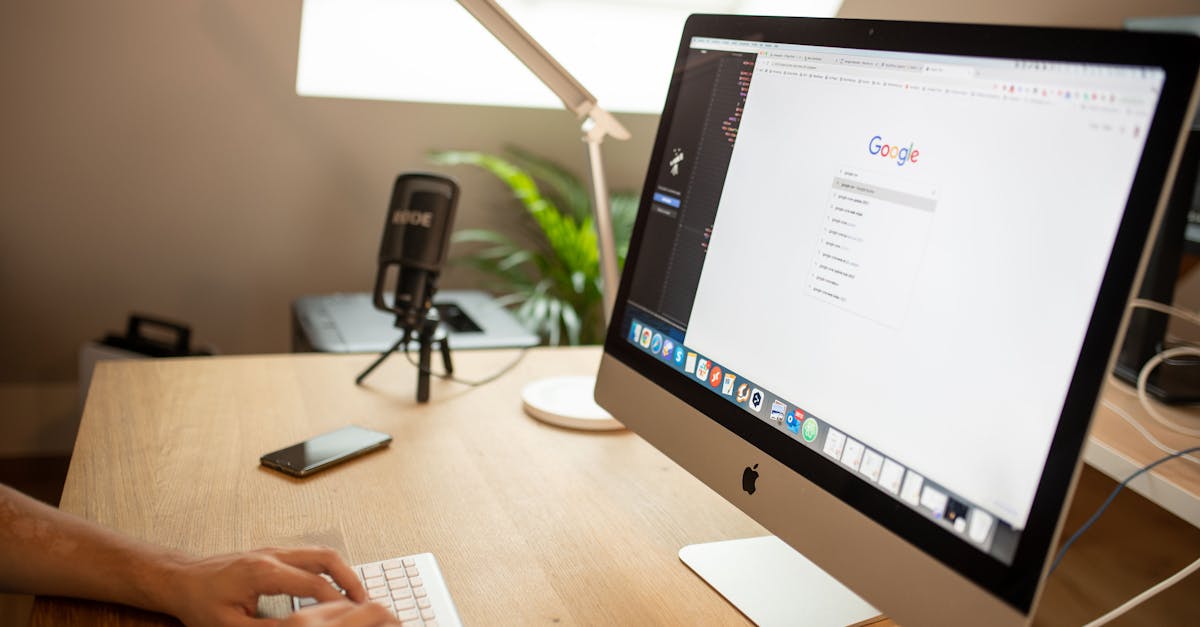 découvrez ce qu'est un browser hijacker, ses impacts sur votre expérience en ligne et comment protéger votre navigateur des redirections indésirables et des publicités intrusives.