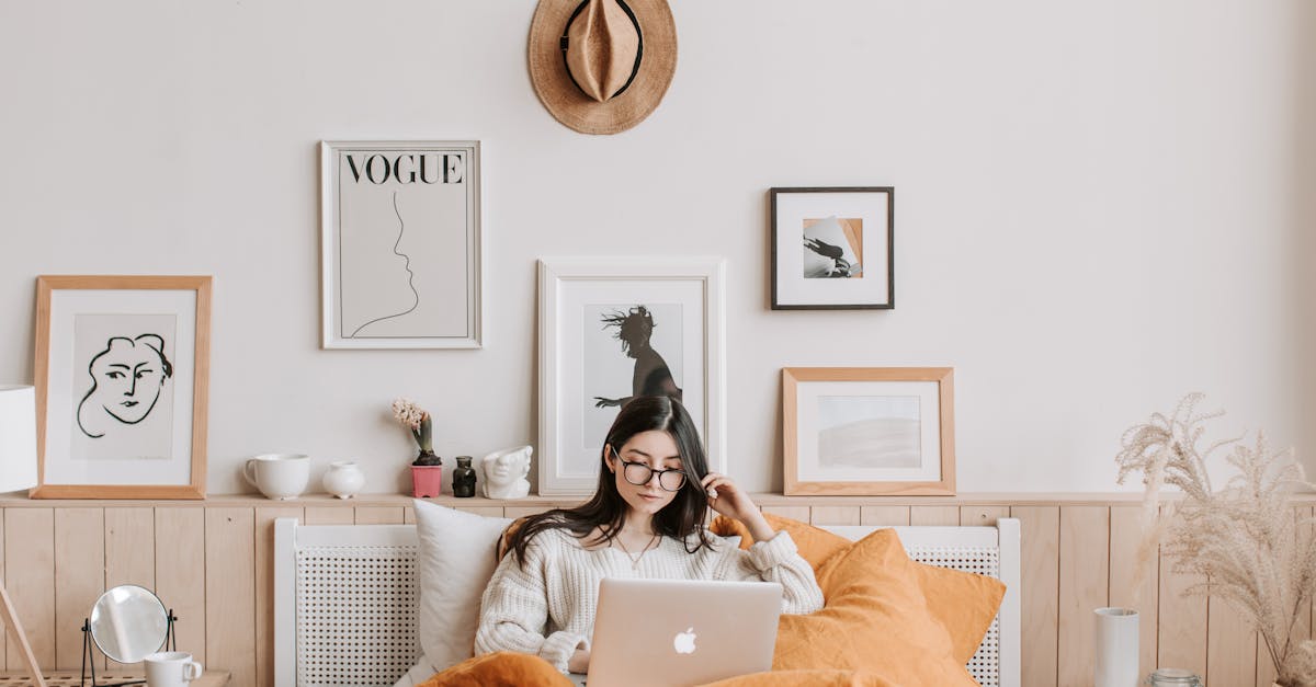 découvrez comment gérer efficacement les pièces jointes d'e-mails, incluant des astuces pour les envoyer, les recevoir et les organiser tout en garantissant la sécurité de vos fichiers.