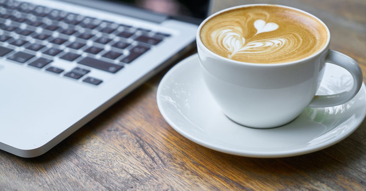 découvrez l'univers des raccourcis clavier pour optimiser votre productivité. apprenez à maîtriser les combinaisons de touches essentielles qui faciliteront votre navigation et accéléreront votre travail sur divers logiciels.