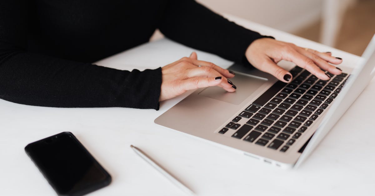découvrez les raccourcis clavier essentiels pour améliorer votre productivité et naviguer plus efficacement sur votre ordinateur. apprenez des astuces simples pour maîtriser votre clavier et gagner du temps dans vos tâches quotidiennes.