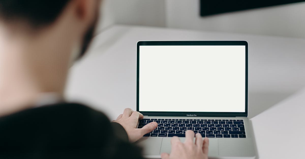découvrez comment améliorer la vitesse de démarrage de votre mac avec nos conseils pratiques et astuces efficaces pour optimiser les performances de votre système.