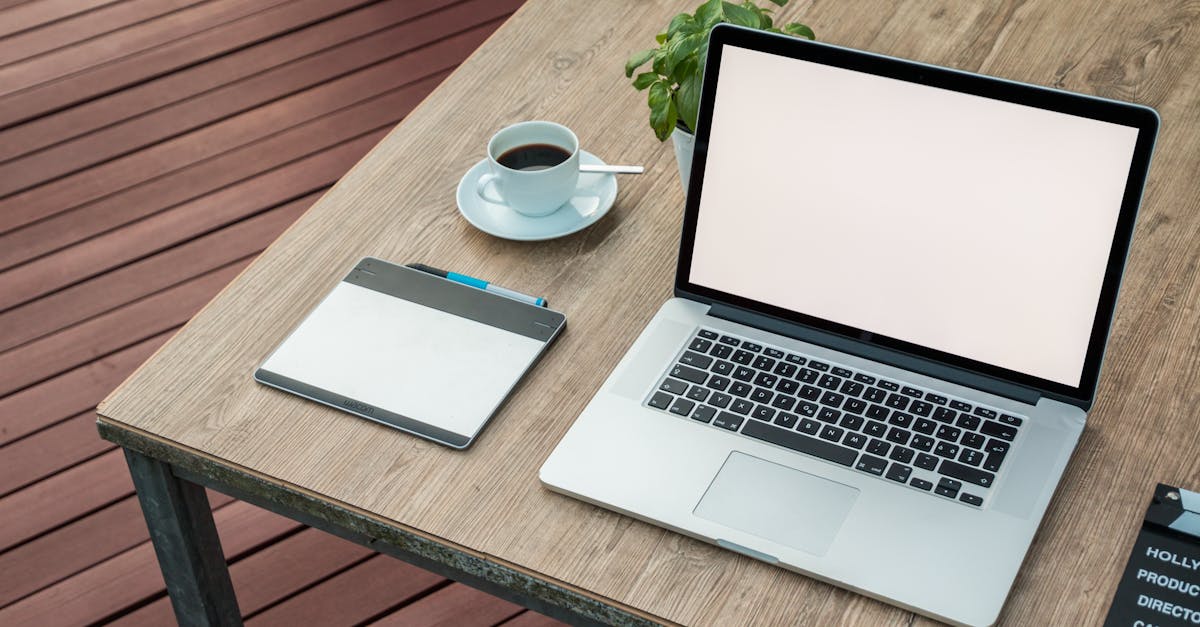 découvrez le macbook, l'ordinateur portable d'apple alliant élégance, performance et portabilité. explorez ses caractéristiques innovantes, sa puissance et son design raffiné pour une expérience utilisateur inégalée.