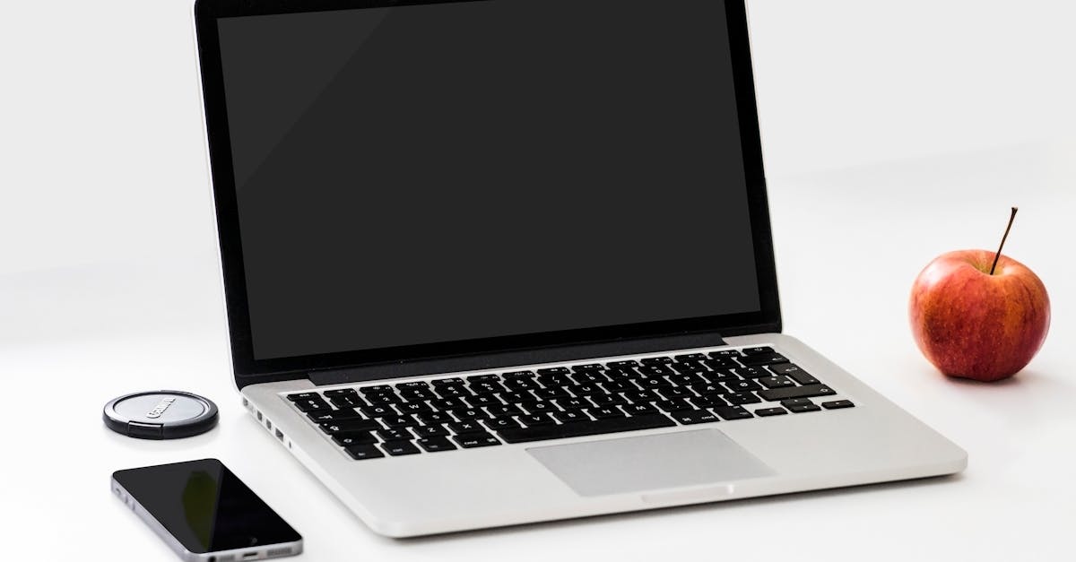 découvrez le macbook, l'ordinateur portable élégant et performant d'apple. idéal pour le travail et le divertissement, il allie design moderne, puissance et autonomie exceptionnelle. explorez ses fonctionnalités innovantes et profitez d'une expérience utilisateur inégalée.