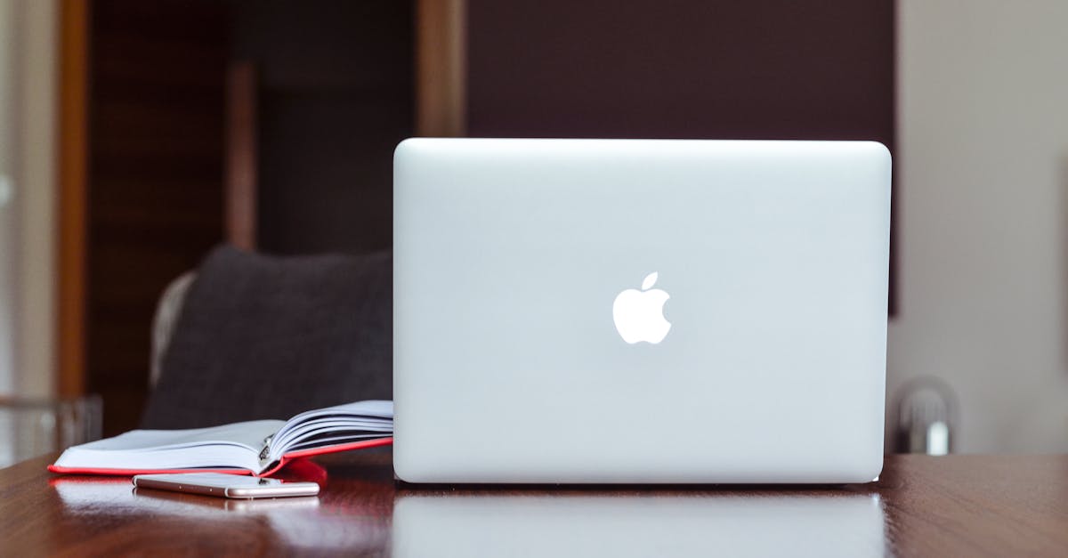 découvrez la puissance et l'élégance du macbook, l'ordinateur portable d'apple alliant performance, design raffiné et autonomie impressionnante. idéal pour les professionnels, les étudiants et les passionnés, il offre une expérience utilisateur fluide grâce à son système macos. explorez les fonctionnalités innovantes et trouvez le modèle qui vous correspond.