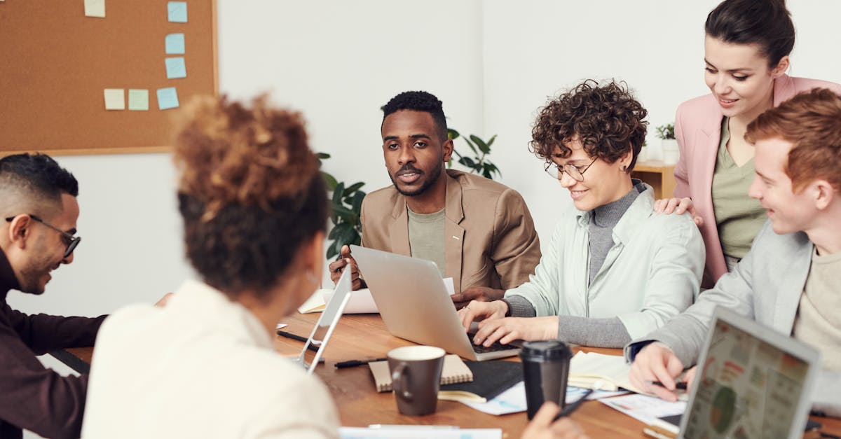 découvrez microsoft office 365, la suite bureautique en ligne qui simplifie votre quotidien. accédez à des applications essentielles comme word, excel et powerpoint, collaborez en temps réel et profitez d'un stockage cloud sécurisé pour tous vos fichiers. élevez votre productivité à un autre niveau avec des fonctionnalités avancées adaptées aux particuliers et aux entreprises.