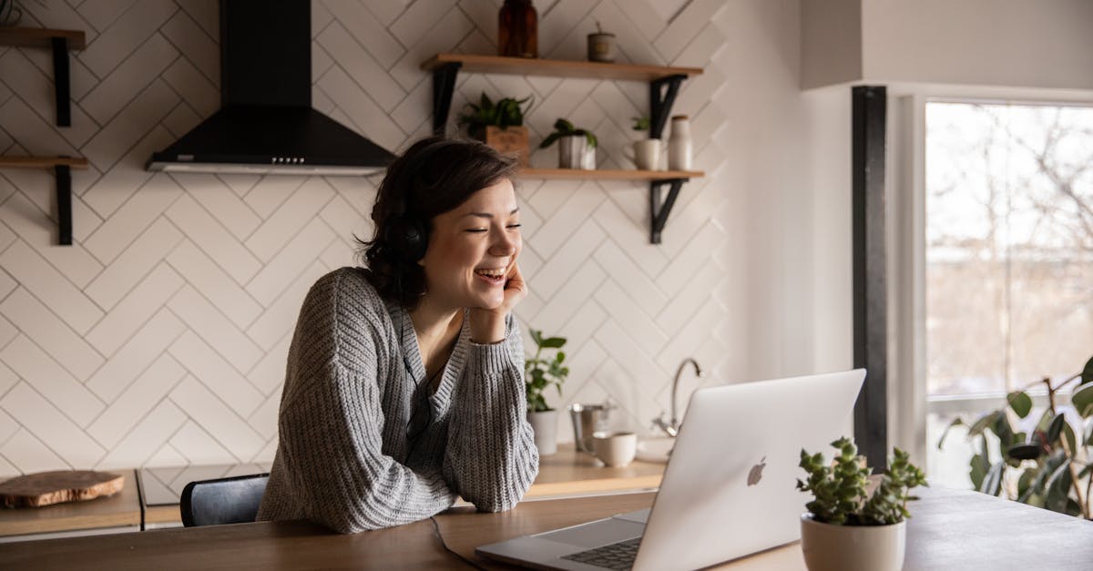 découvrez comment convertir vos documents en pdf facilement et rapidement. guide complet sur les outils et méthodes pour une conversion optimale, que ce soit pour des fichiers texte, images ou autres formats.