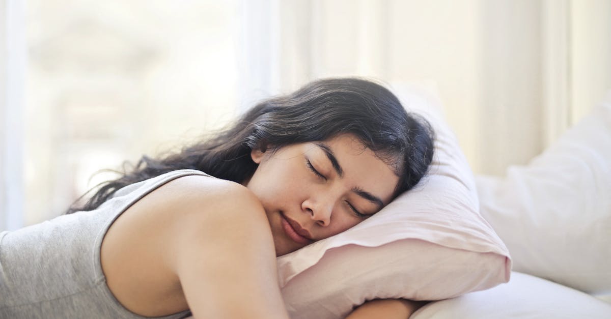 découvrez des conseils pratiques pour prévenir les troubles du sommeil et améliorer la qualité de vos nuits. apprenez à instaurer une routine relaxante et à créer un environnement propice au repos afin de favoriser un sommeil réparateur.