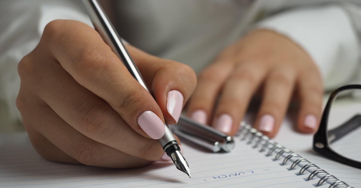 découvrez l'importance d'un emploi du temps de sommeil régulier pour améliorer votre bien-être. apprenez des conseils pratiques pour créer un horaire de sommeil qui favorise une meilleure qualité de vie, vous aide à combatte l'insomnie et optimise votre énergie au quotidien.