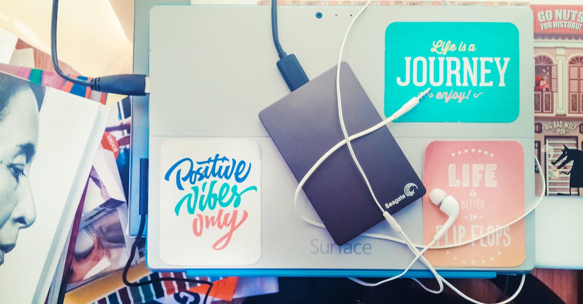 découvrez tout ce qu'il faut savoir sur l'usb : ses types, ses fonctionnalités et son utilisation dans le monde moderne. apprenez comment les connexions usb facilitent le transfert de données et l'alimentation des appareils.