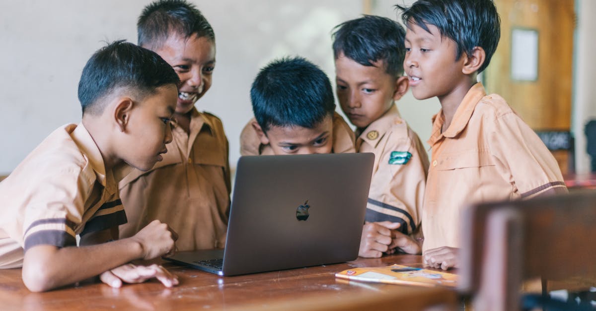 découvrez notre sélection de macbook d'occasion de qualité, alliant performance et design élégant. profitez de prix avantageux sur des appareils testés et remis à neuf, idéaux pour étudiants et professionnels.