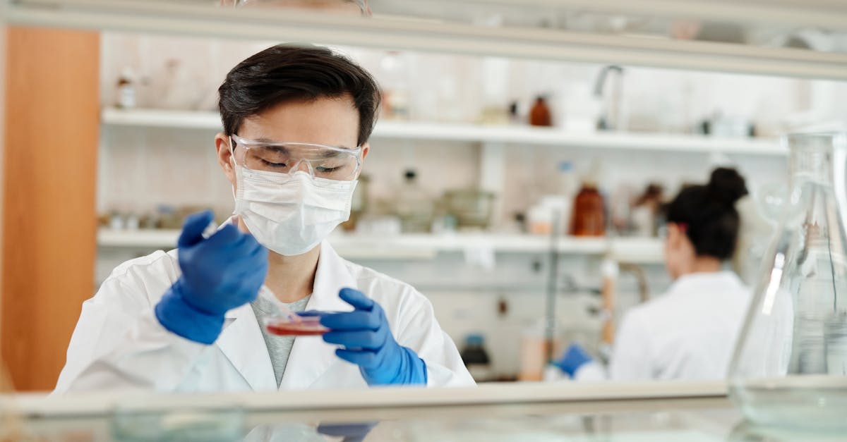 découvrez tout ce que vous devez savoir sur les virus : leur structure, leur mode de transmission, et l'impact qu'ils ont sur la santé humaine et animale. apprenez à vous protéger des infections virales et les dernières avancées en virologie.