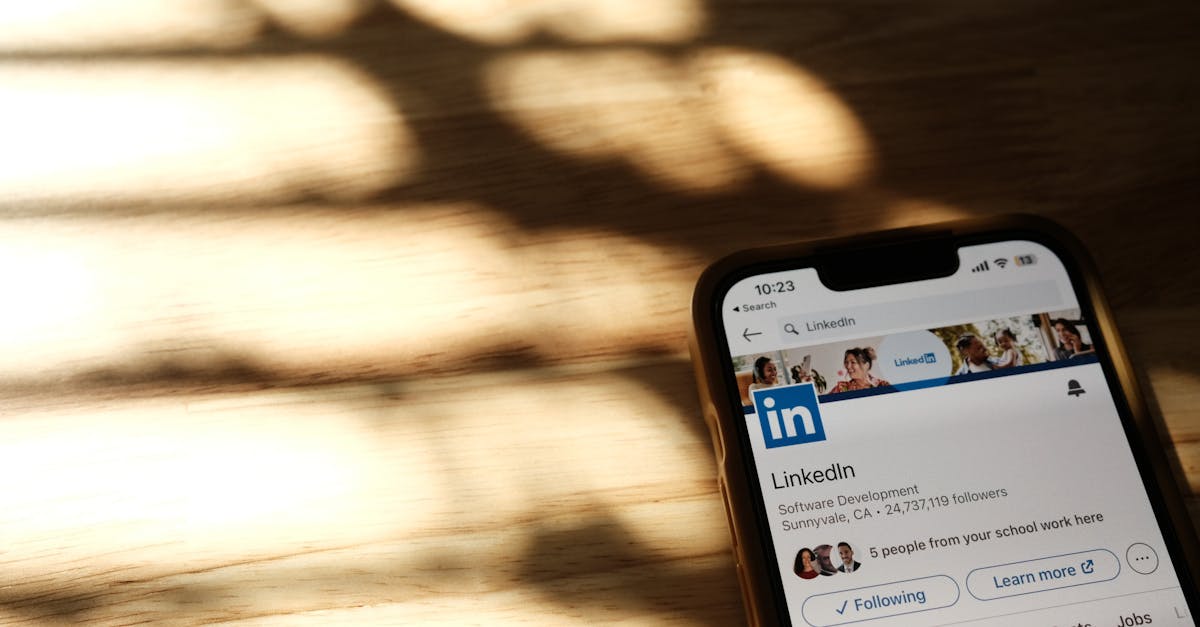 découvrez les navigateurs web : outils essentiels pour explorer internet, naviguer entre les pages, gérer vos favoris et garantir votre sécurité en ligne. apprenez à choisir le meilleur navigateur pour vos besoins.