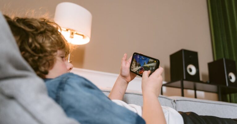 découvrez l'univers fascinant des jeux mobiles ! explorez une variété de genres, des aventures palpitantes aux défis stratégiques, et profitez de divertissements captivants à portée de main. jouez où que vous soyez et transformez vos temps d'attente en moments de fun !