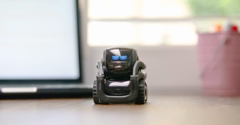 découvrez l'intelligence générale artificielle, une technologie révolutionnaire qui aspire à imiter l'intelligence humaine. explorez ses applications, ses enjeux éthiques et son impact potentiel sur notre société.