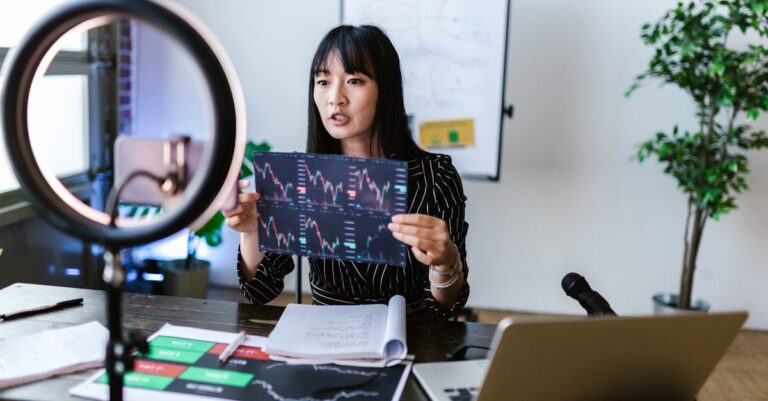 découvrez les meilleures chaînes youtube qui captivant l'attention des internautes avec du contenu diversifié, allant de l'éducation au divertissement. explorez des astuces, des critiques, des tutoriels et bien plus encore pour enrichir votre expérience sur la plateforme.
