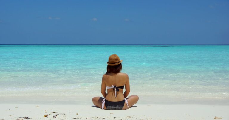 découvrez l'art de la méditation pour apaiser votre esprit et améliorer votre bien-être. apprenez des techniques simples et efficaces pour intégrer la méditation dans votre quotidien et vivre une expérience de sérénité.