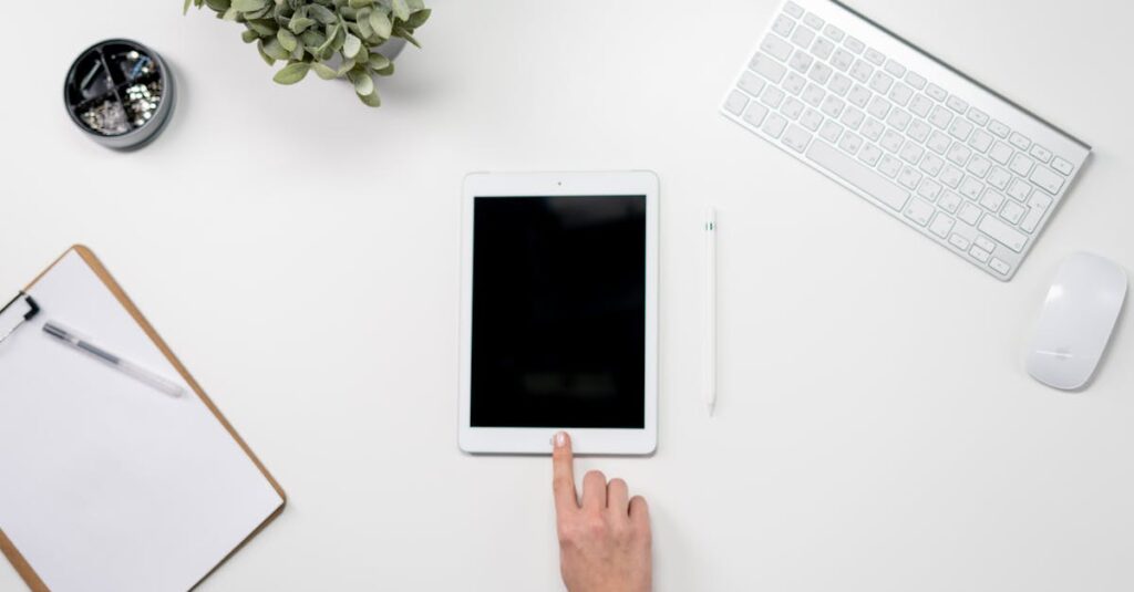 découvrez les causes et solutions du phénomène de l'écran noir sur vos appareils. trouvez des astuces pour rétablir l'affichage et améliorer votre expérience numérique.