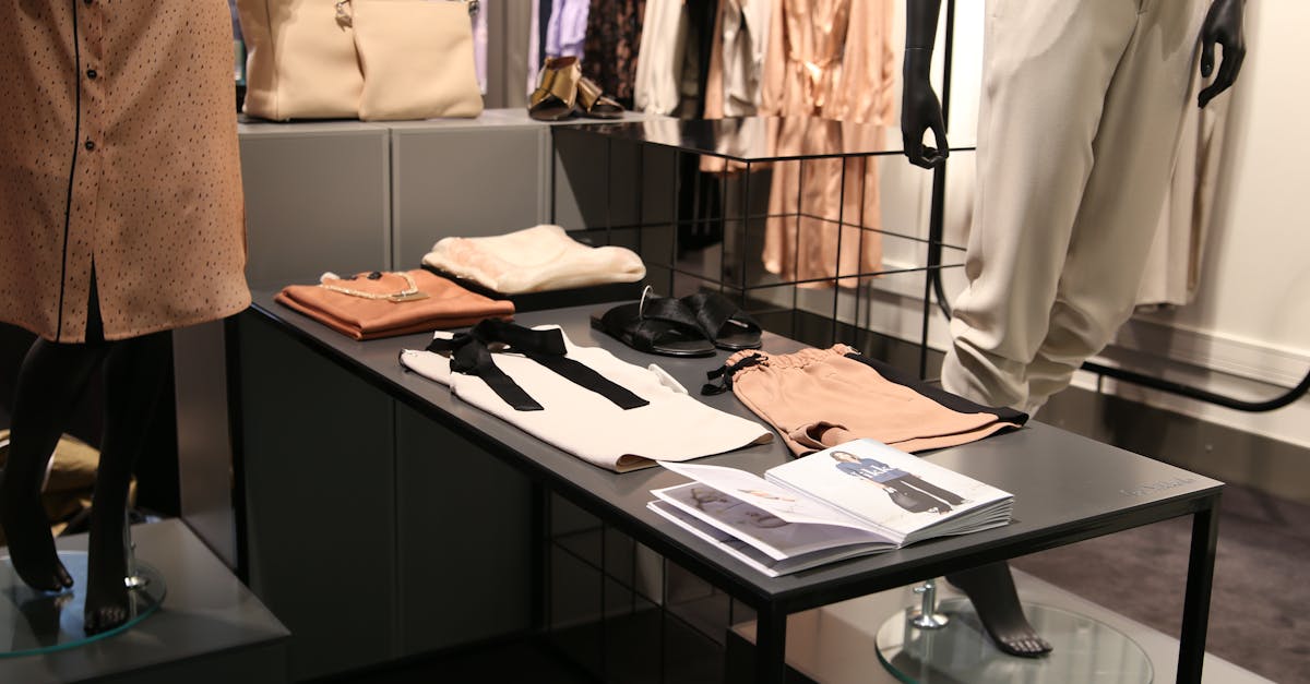 découvrez les dernières tendances de la mode avec notre guide complet, incluant des conseils sur les styles incontournables, les couleurs à la mode et les accessoires qui feront de vous une icône du style. restez à la pointe de la mode et exprimez votre personnalité à travers des choix vestimentaires audacieux et élégants.