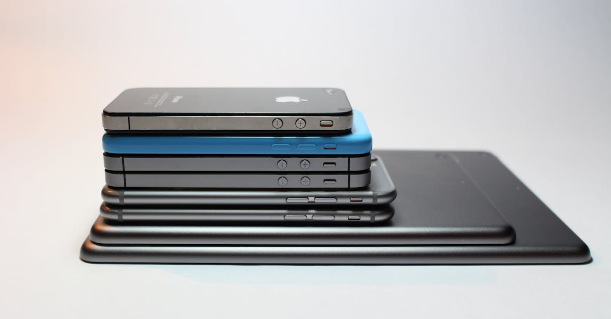 découvrez l'iphone, le smartphone emblématique d'apple alliant design élégant, performances exceptionnelles et technologie avancée. explorez ses fonctionnalités innovantes, son appareil photo de haute qualité et son écosystème enrichissant pour une expérience mobile inégalée.