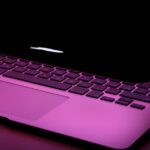 Solutions rapides pour résoudre le problème de l'écran rose de la mort sur votre Mac ou MacBook découvrez le phénomène du 'pink screen', une tendance visuelle captivante qui mêle art et technologie, explorant les esthétiques stylisées et les effets coloriels aux nuances de rose. plongez dans un univers où la créativité et l'innovation se rencontrent.