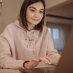 découvrez le terminal : une interface puissante pour interagir avec votre système d'exploitation. apprenez à naviguer, exécuter des commandes et optimiser vos tâches informatiques grâce à des outils et astuces pratiques.