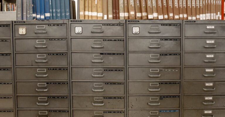 découvrez nos solutions de stockage innovantes pour optimiser l'espace et protéger vos biens. que ce soit pour un usage personnel ou professionnel, trouvez le système de rangement adapté à vos besoins.