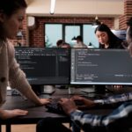Comment désactiver ou désencrypter BitLocker sur Windows 10 ? Expert programmers developing data decryption high tech software in order to save corrupted files