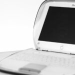 5 astuces pour optimiser votre expérience de lecture sur iBooks découvrez ibooks, l'application d'apple qui vous permet de lire et d'organiser vos livres numériques. accédez à une vaste bibliothèque de titres, des best-sellers aux classiques, et profitez d'une expérience de lecture fluide sur vos appareils apple. explorez des fonctionnalités innovantes comme l'annotation, le surlignage et le mode nuit pour une lecture personnalisée et agréable.