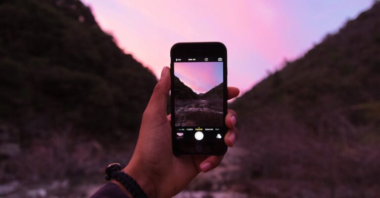 découvrez ios, le système d'exploitation mobile d'apple qui offre une expérience utilisateur fluide et sécurisée. explorez ses fonctionnalités innovantes, ses applications de premier plan, et apprenez comment tirer parti de l'écosystème apple pour améliorer votre quotidien numérique.