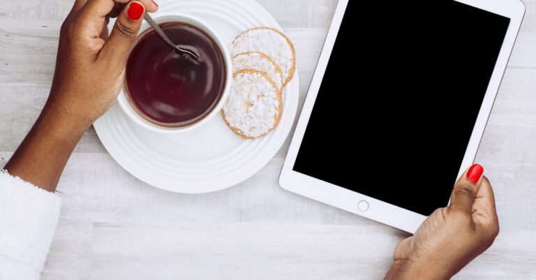 découvrez l'ipad, l'appareil polyvalent d'apple qui allie performance et élégance. idéal pour travailler, jouer ou naviguer sur internet, il est doté d'un écran retina et d'une large sélection d'applications. explorez les fonctionnalités avancées et libérez votre créativité avec l'ipad.