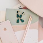 découvrez l'iphone, le smartphone emblématique d'apple alliant design élégant, performances exceptionnelles et fonctionnalités innovantes. restez connecté avec un appareil qui redéfinit l'expérience mobile.