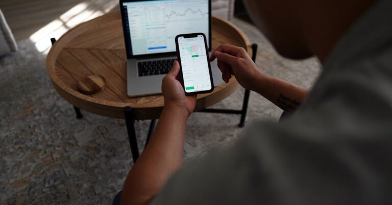 découvrez tout ce qu'il faut savoir sur les comptes mac : configuration, gestion des utilisateurs et optimisation de votre expérience sur macos. apprenez à créer, modifier et supprimer des comptes pour un usage personnel et professionnel.