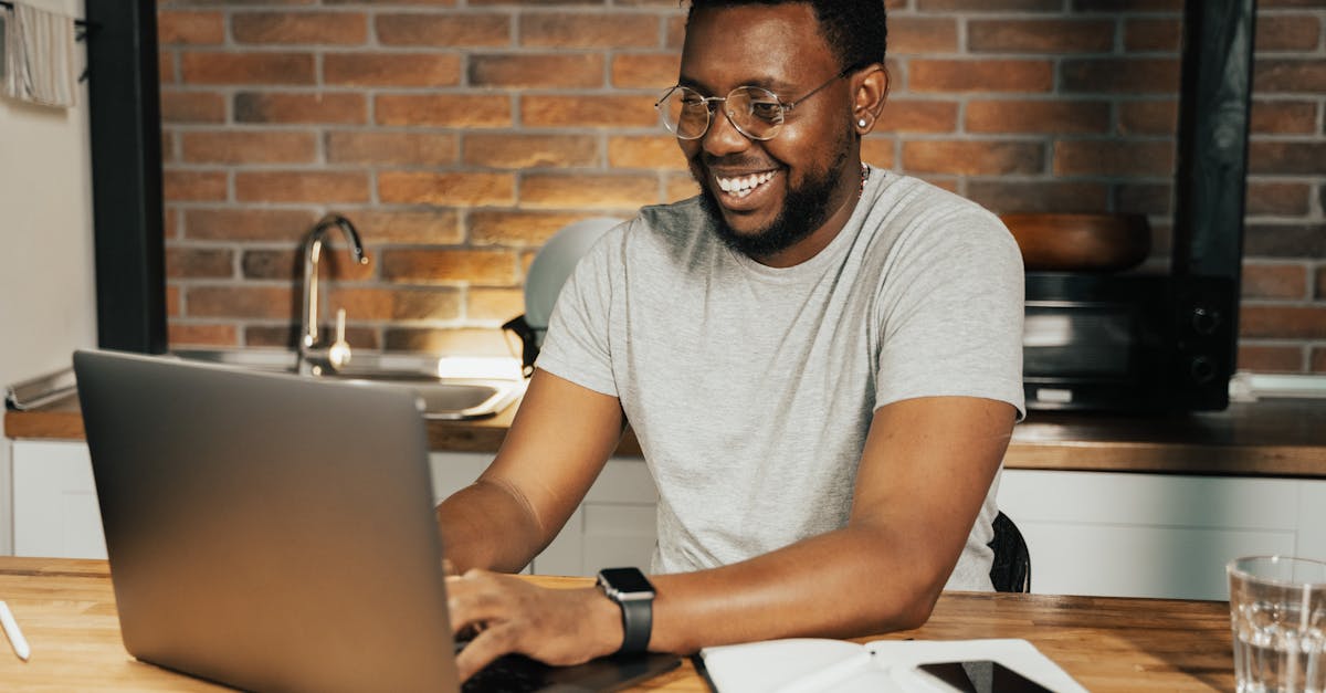 découvrez comment déverrouiller votre macbook facilement et rapidement grâce à nos astuces et conseils pratiques. ne laissez plus vos préoccupations de sécurité vous freiner !