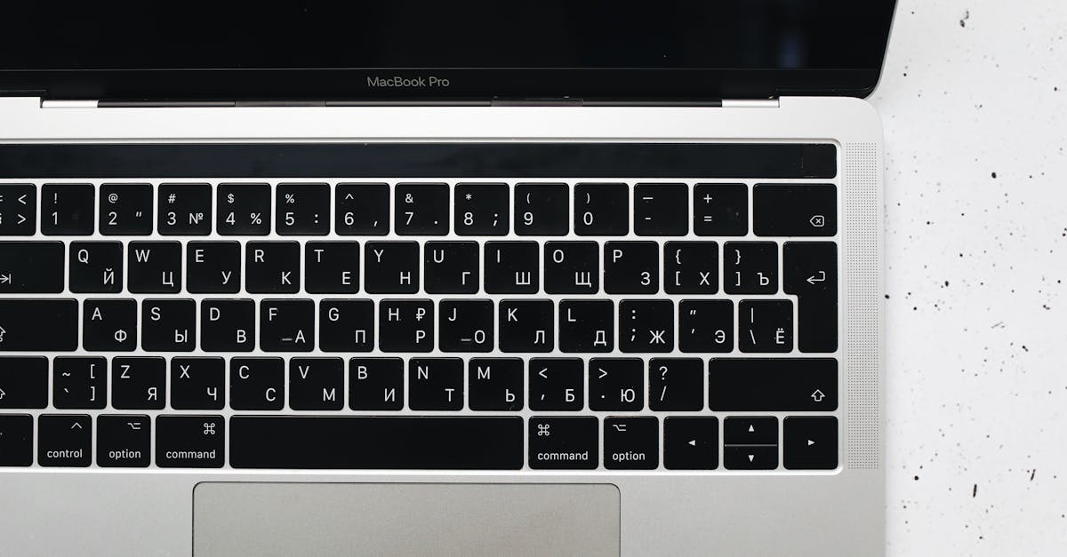 découvrez macos monterey, la dernière version du système d'exploitation d'apple, qui améliore votre expérience utilisateur avec des fonctionnalités avancées telles que universal control, focus, et un design épuré. profitez d'une intégration fluide entre vos appareils apple et exploitez les nouvelles opportunités de travail et de créativité.