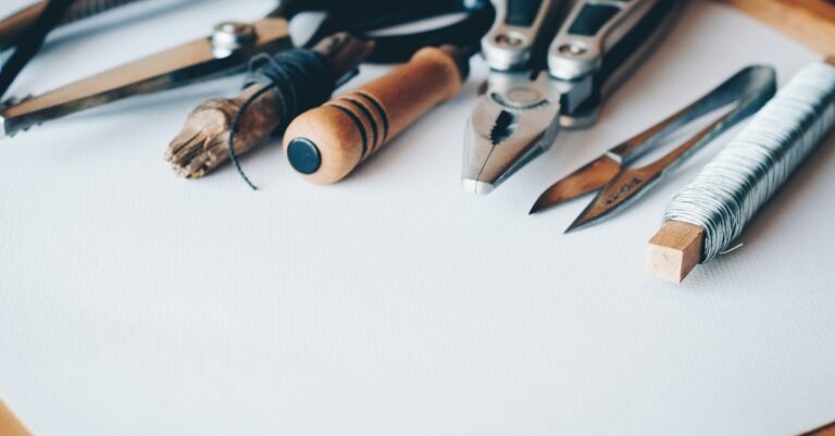 découvrez les processus en arrière-plan, leur importance dans le fonctionnement des systèmes informatiques et comment ils optimisent les performances des applications. apprenez à gérer ces processus pour améliorer l'efficacité de vos travaux.