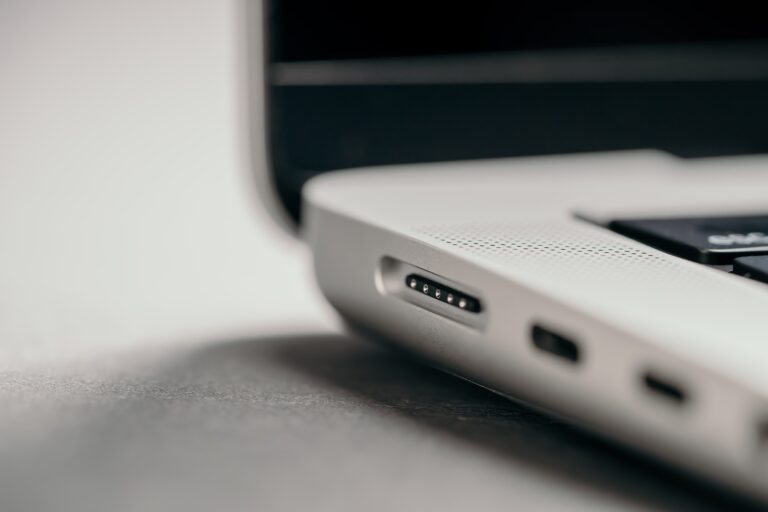 Image principale pour Guide pratique pour rétrograder macOS Sequoia vers Sonoma ou des versions antérieures