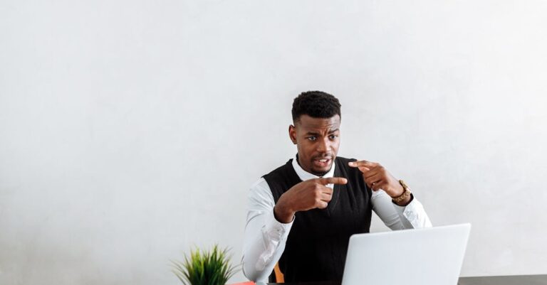découvrez tout ce qu'il faut savoir sur les extensions de fichiers : types, utilisations, avantages et comment bien les gérer pour optimiser vos documents et vos médias.