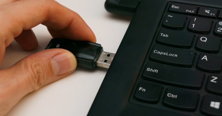 découvrez des solutions efficaces de transfert de fichiers pour partager vos documents en toute sécurité et rapidement, que ce soit pour un usage personnel ou professionnel.