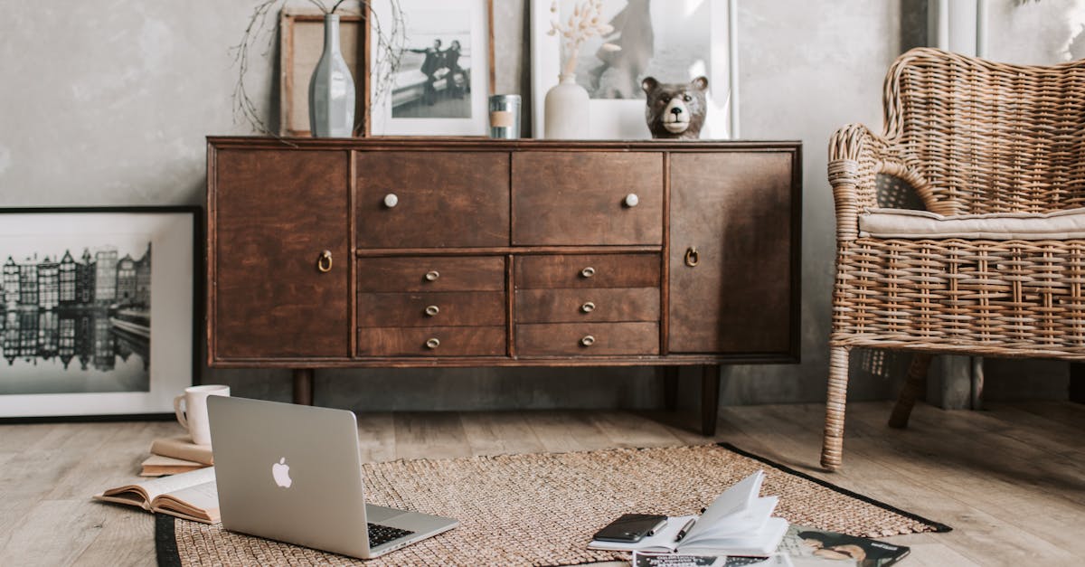 découvrez comment utiliser 'trouver mon mac' pour localiser votre ordinateur apple perdu, le protéger contre le vol et sauvegarder vos données sensibles en toute sécurité.
