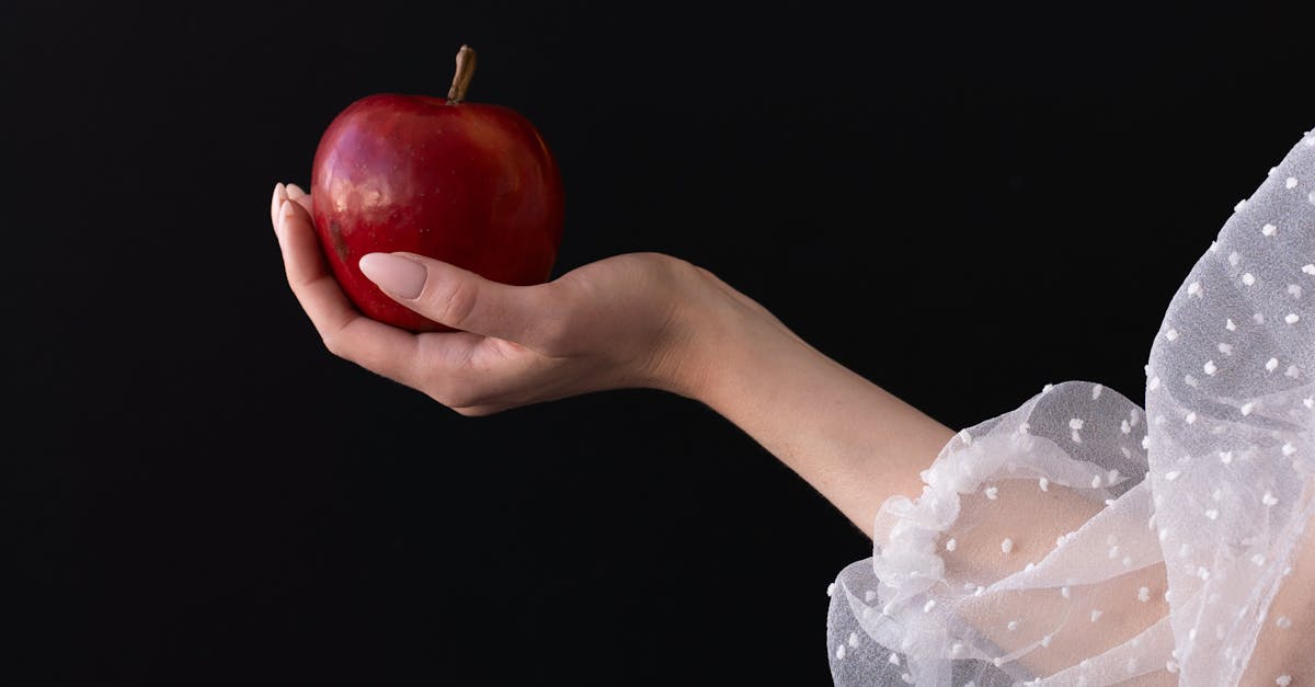 découvrez l'univers captivant de 'forbidden', un récit qui explore les thèmes du désir et de l'interdit. plongez dans des émotions intenses et des aventures troublantes qui défient les conventions. osez explorer ce qui est souvent caché et laissez-vous emporter par une histoire inoubliable.