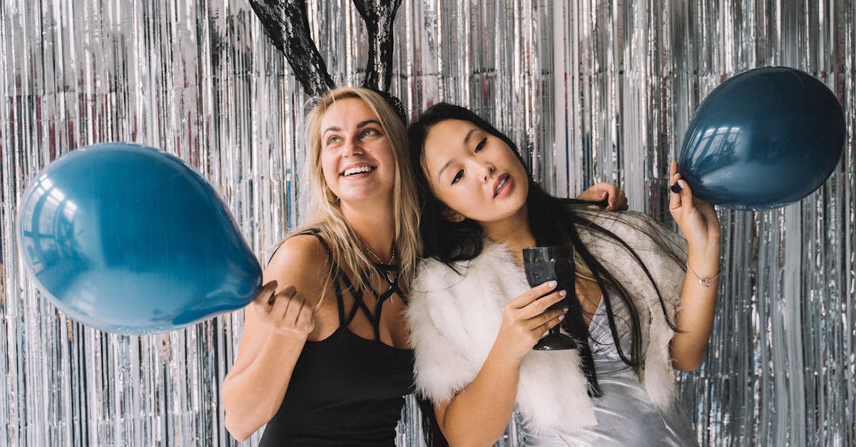 découvrez notre photo booth, l'animation parfaite pour vos événements ! capturez des moments inoubliables avec des photos instantanées et des souvenirs hilarants, que ce soit pour un mariage, un anniversaire ou une soirée entre amis.