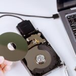 Déverrouiller un lecteur BitLocker sans mot de passe ni clé de récupération : méthodes alternatives Recovery support hard disk drive to repair screw hard disk in service center