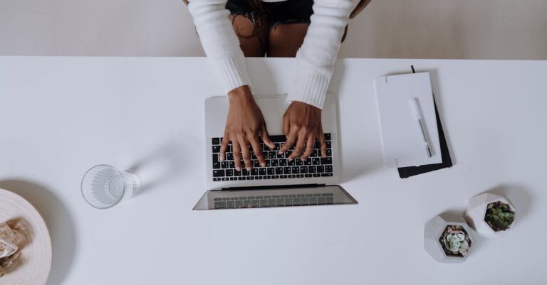 découvrez nos mac reconditionnés de haute qualité, alliant performance et durabilité à prix réduit. idéaux pour les professionnels et les étudiants, ces appareils offrent une alternative écologique tout en garantissant une expérience utilisateur exceptionnelle.