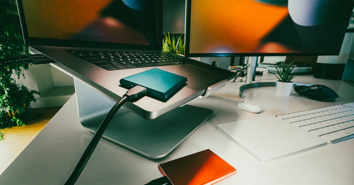 découvrez les avantages des ssd (solid state drives) pour améliorer les performances de votre ordinateur. profitez d'une vitesse de chargement accrue, d'une plus grande durabilité et d'une consommation d'énergie réduite grâce à ces dispositifs de stockage modernes.