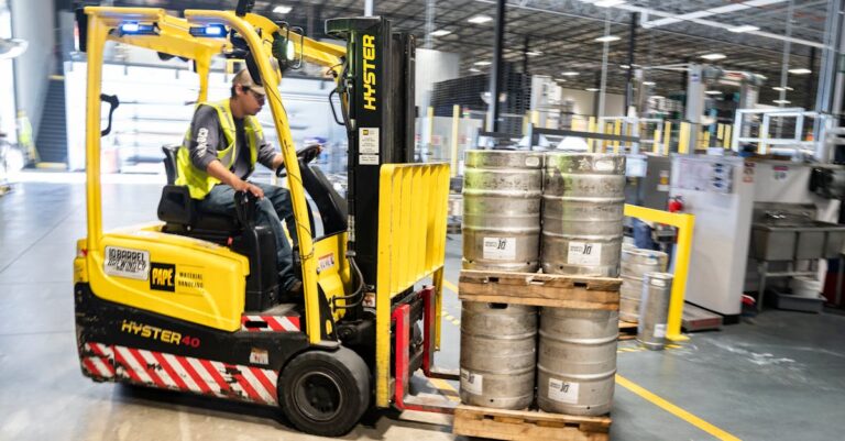 découvrez nos solutions de stockage innovantes pour optimiser l'espace et protéger vos biens. que ce soit pour un usage personnel ou professionnel, notre gamme de produits répond à tous vos besoins en matière de rangement et d'organisation.